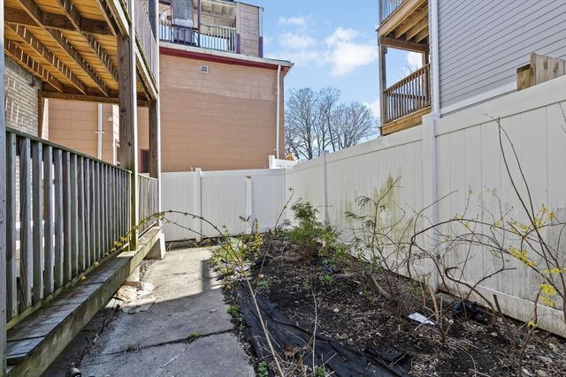 75 Ruthven Street, Boston, MA 02121