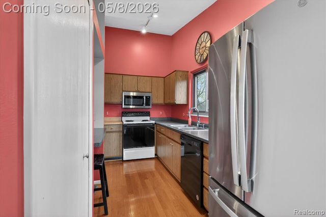 25381 Potomac Drive 6, South Lyon, MI 48178