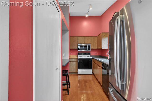 25381 Potomac Drive 6, South Lyon, MI 48178