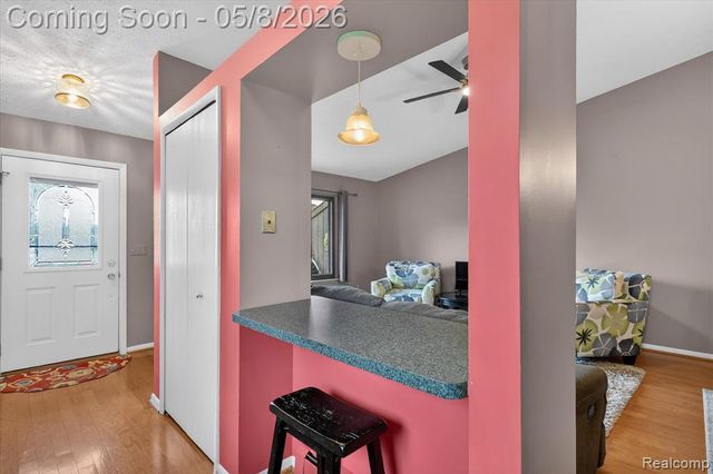 25381 Potomac Drive 6, South Lyon, MI 48178