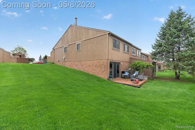 25381 Potomac Drive 6, South Lyon, MI 48178
