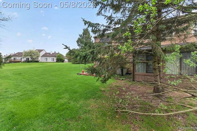 25381 Potomac Drive 6, South Lyon, MI 48178
