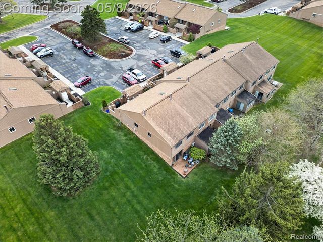 25381 Potomac Drive 6, South Lyon, MI 48178