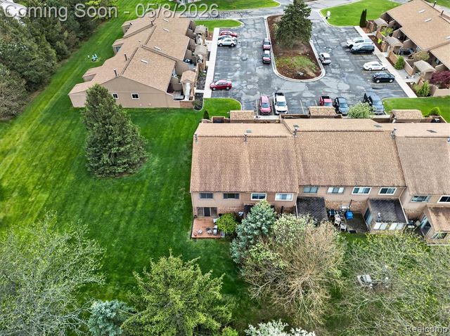 25381 Potomac Drive 6, South Lyon, MI 48178