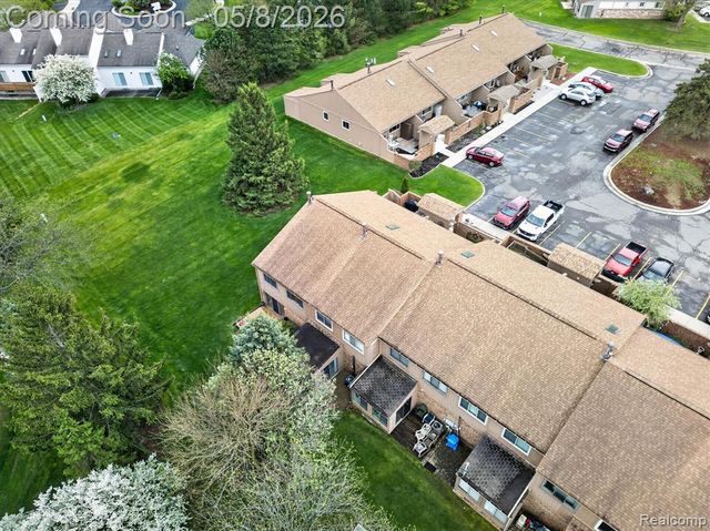 25381 Potomac Drive 6, South Lyon, MI 48178