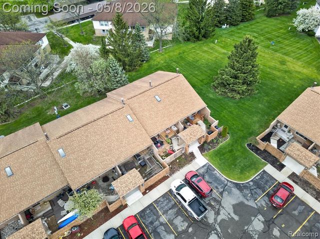 25381 Potomac Drive 6, South Lyon, MI 48178