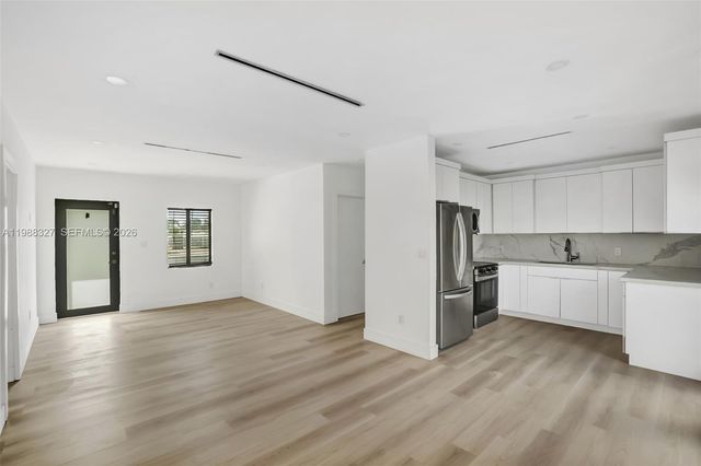 14520 Carver Drive, Miami, FL 33176