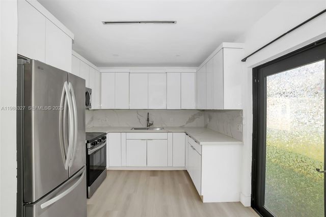 14520 Carver Drive, Miami, FL 33176