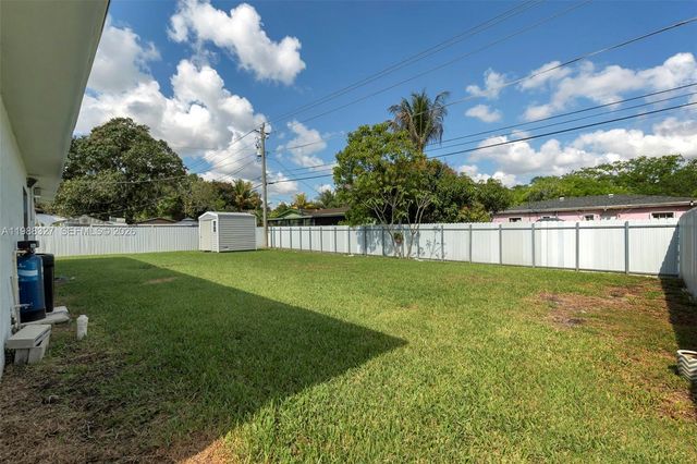 14520 Carver Drive, Miami, FL 33176