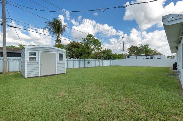 14520 Carver Drive, Miami, FL 33176
