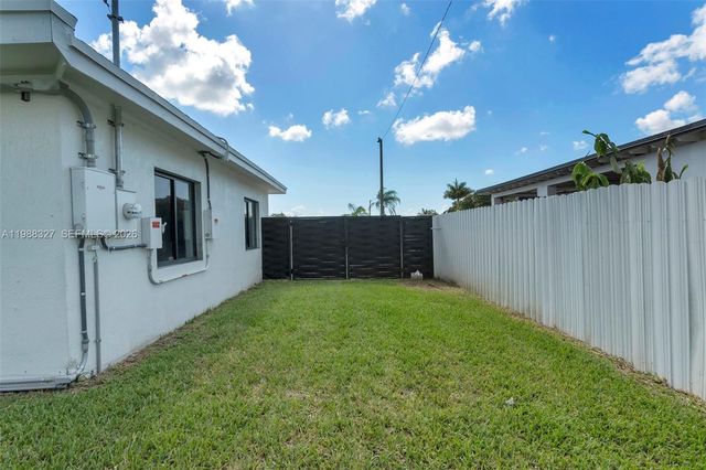 14520 Carver Drive, Miami, FL 33176