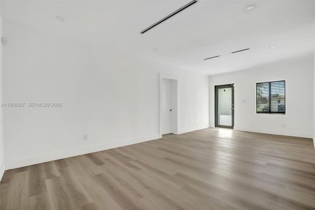 14520 Carver Drive, Miami, FL 33176
