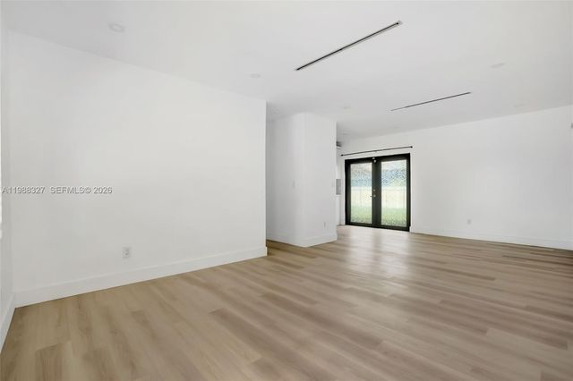 14520 Carver Drive, Miami, FL 33176