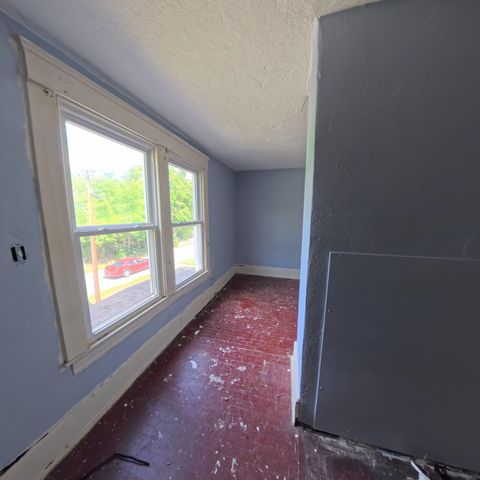 206 Kirkland Avenue, Irvine, KY 40336