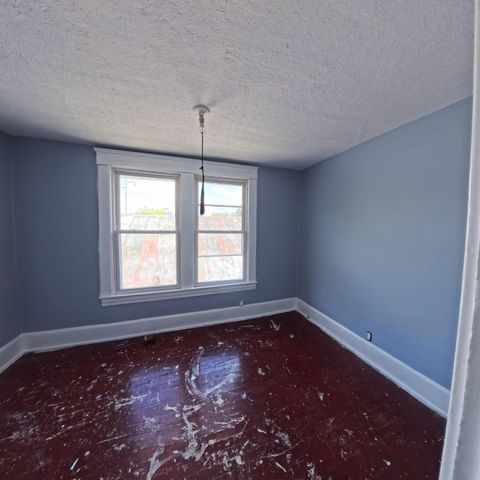 206 Kirkland Avenue, Irvine, KY 40336