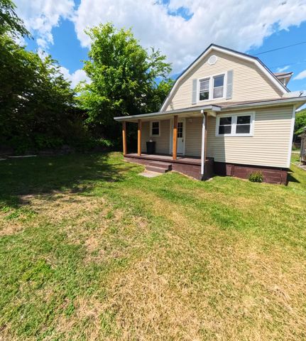 206 Kirkland Avenue, Irvine, KY 40336
