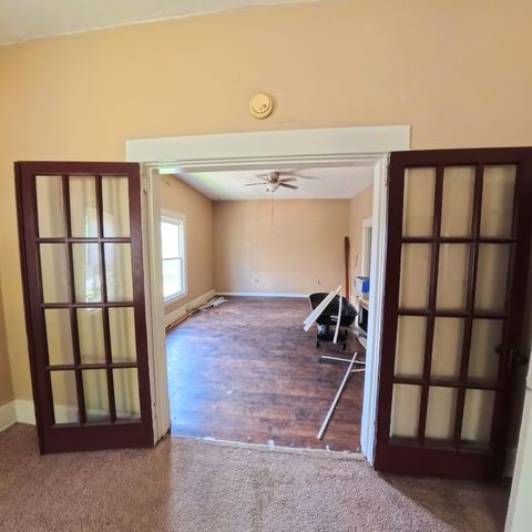 206 Kirkland Avenue, Irvine, KY 40336