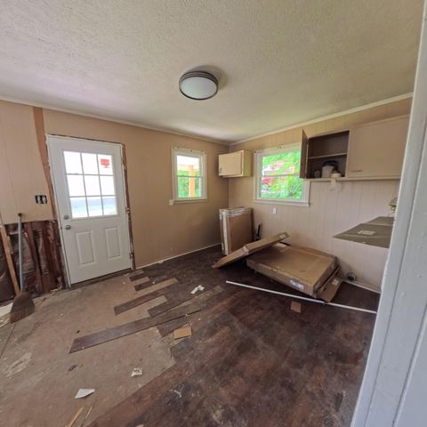 206 Kirkland Avenue, Irvine, KY 40336