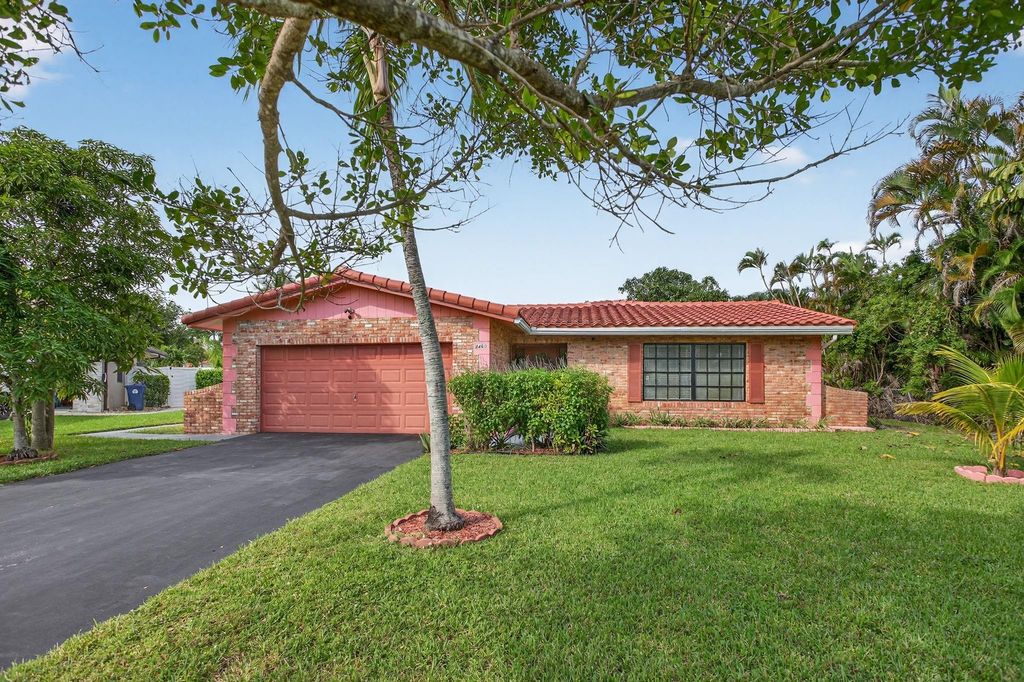 4460 NW 105th Ter, Coral Springs, FL 33065