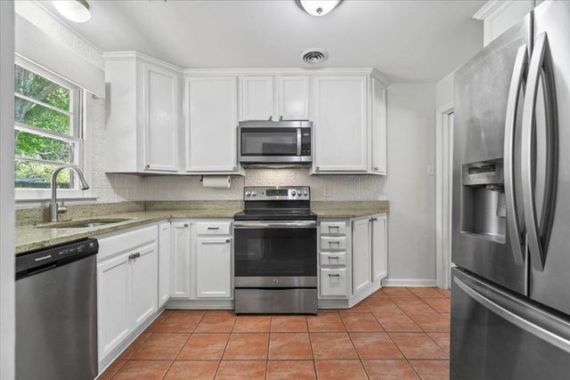1196 DEARING RD, Memphis, TN 38117