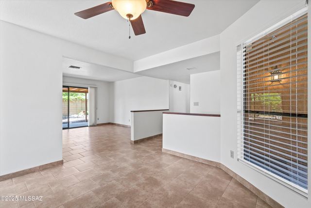 8280 E Calle Playa, Tucson, AZ 85715