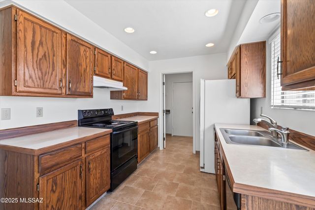 8280 E Calle Playa, Tucson, AZ 85715