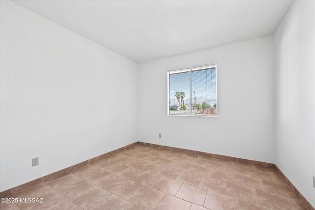 8280 E Calle Playa, Tucson, AZ 85715