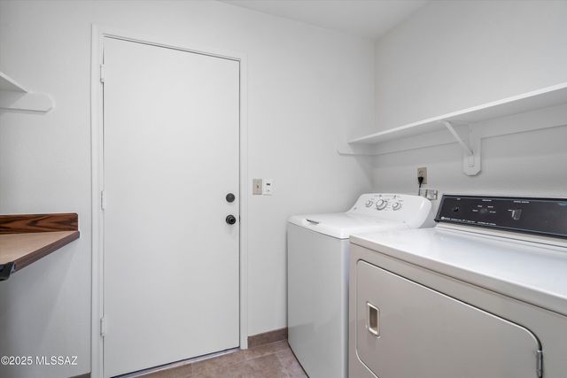 8280 E Calle Playa, Tucson, AZ 85715