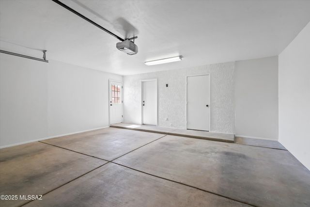 8280 E Calle Playa, Tucson, AZ 85715