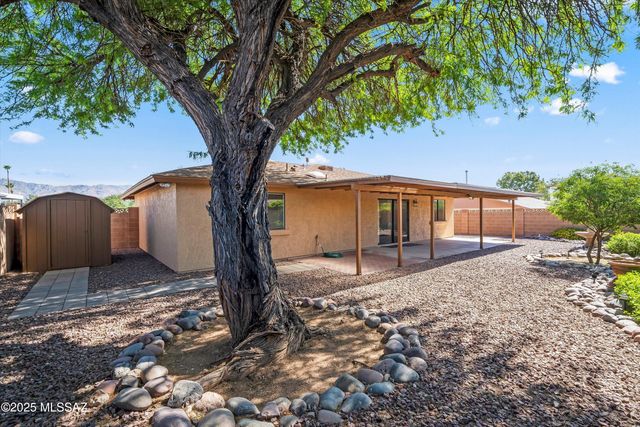 8280 E Calle Playa, Tucson, AZ 85715