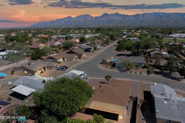 8280 E Calle Playa, Tucson, AZ 85715