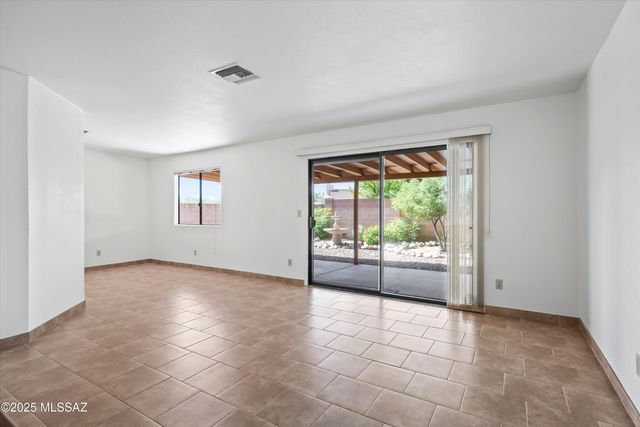 8280 E Calle Playa, Tucson, AZ 85715