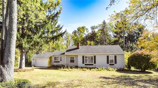 1428 N Pontiac Trail, Walled Lake, MI 48390