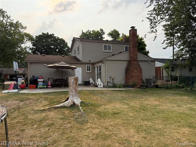 8821 Tavistock Drive, Plymouth, MI 48170