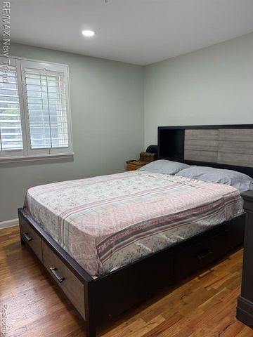 8821 Tavistock Drive, Plymouth, MI 48170
