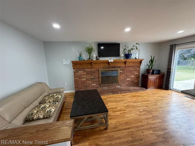 8821 Tavistock Drive, Plymouth, MI 48170