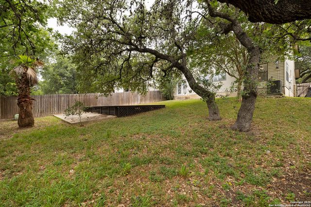 6326 Maverick Trl, San Antonio, TX 78240