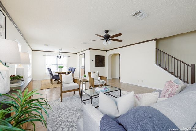 6326 Maverick Trl, San Antonio, TX 78240