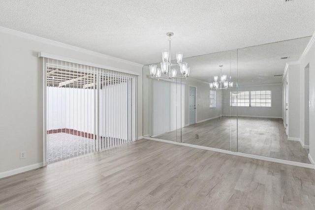 10098 S 42nd Drive, Boynton Beach, FL 33436