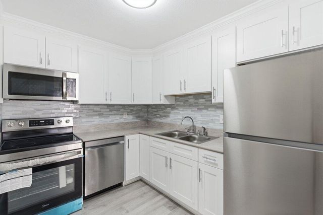 10098 S 42nd Drive, Boynton Beach, FL 33436