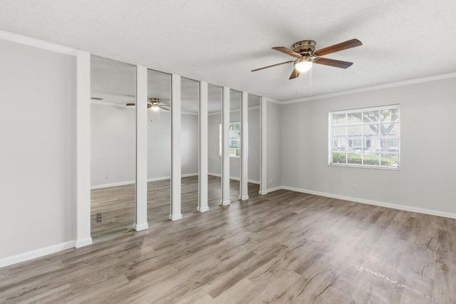 10098 S 42nd Drive, Boynton Beach, FL 33436