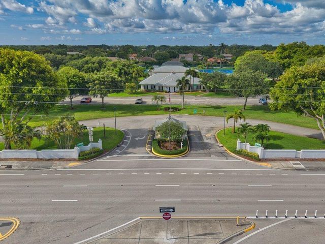 10098 S 42nd Drive, Boynton Beach, FL 33436