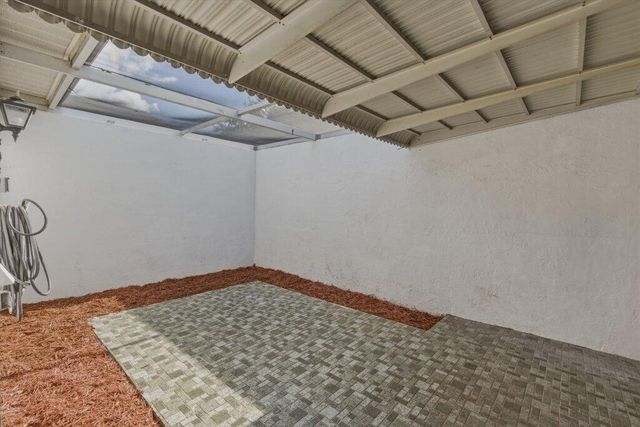 10098 S 42nd Drive, Boynton Beach, FL 33436