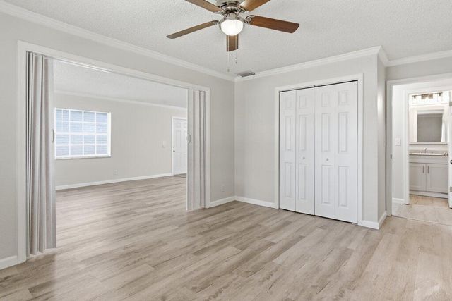 10098 S 42nd Drive, Boynton Beach, FL 33436