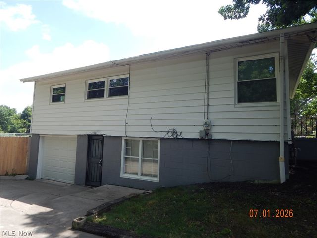 1709 42nd Street NW, Canton, OH 44709