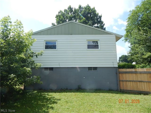 1709 42nd Street NW, Canton, OH 44709