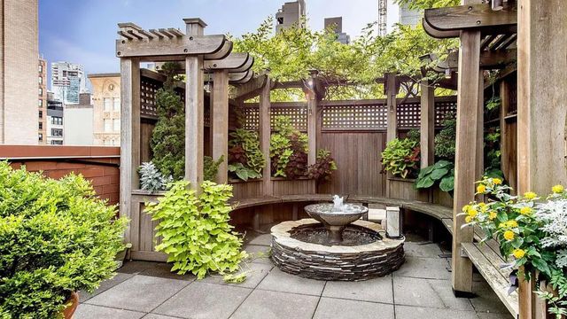 200 W 24th St Apt 5A, New York City, NY 10011
