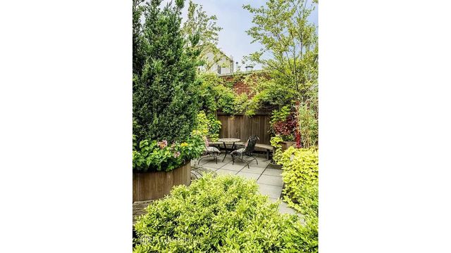 200 W 24th St Apt 5A, New York City, NY 10011
