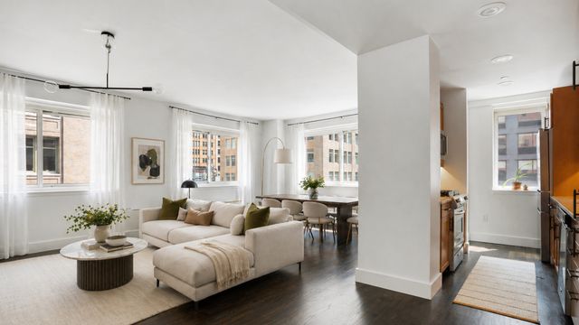 200 W 24th St Apt 5A, New York City, NY 10011