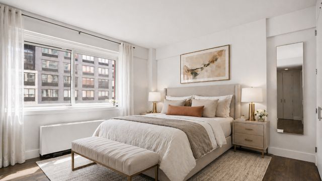 200 W 24th St Apt 5A, New York City, NY 10011